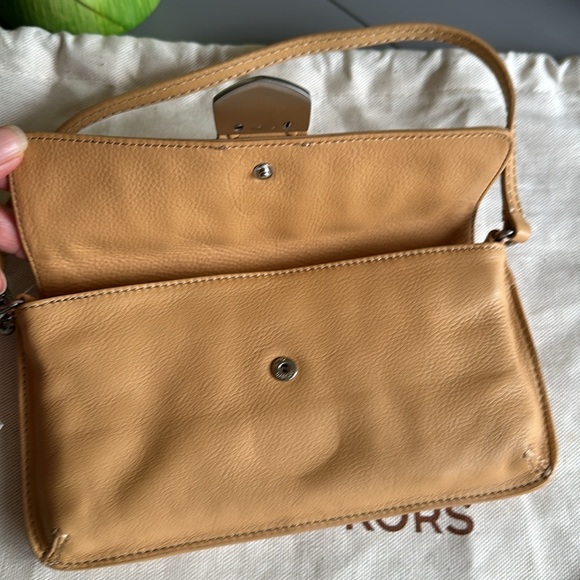 NWT Michael Kors Palm Beach Wristlet mini bag purse Natural color - Picture 5 of 10